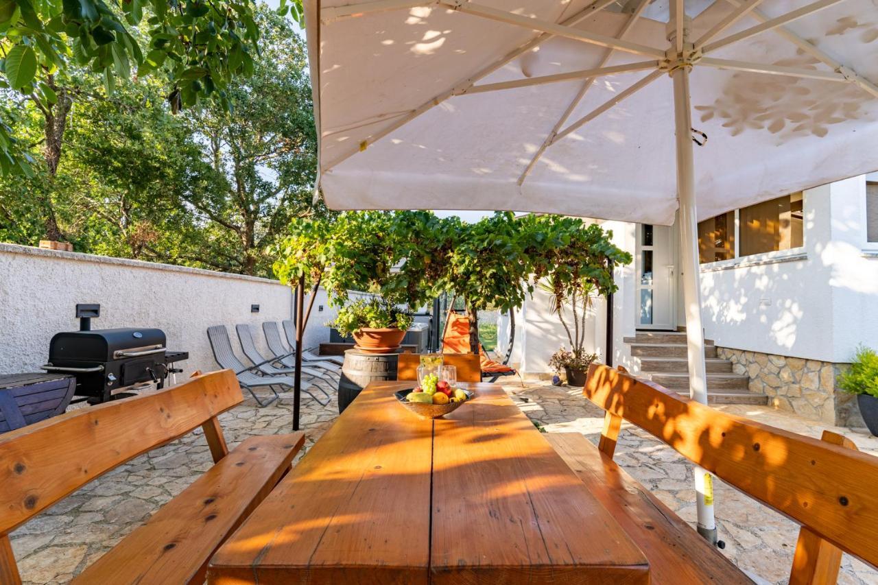 Holiday Home Kerniat بولا المظهر الخارجي الصورة