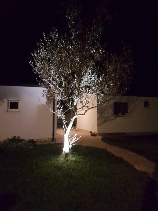 Holiday Home Kerniat بولا المظهر الخارجي الصورة