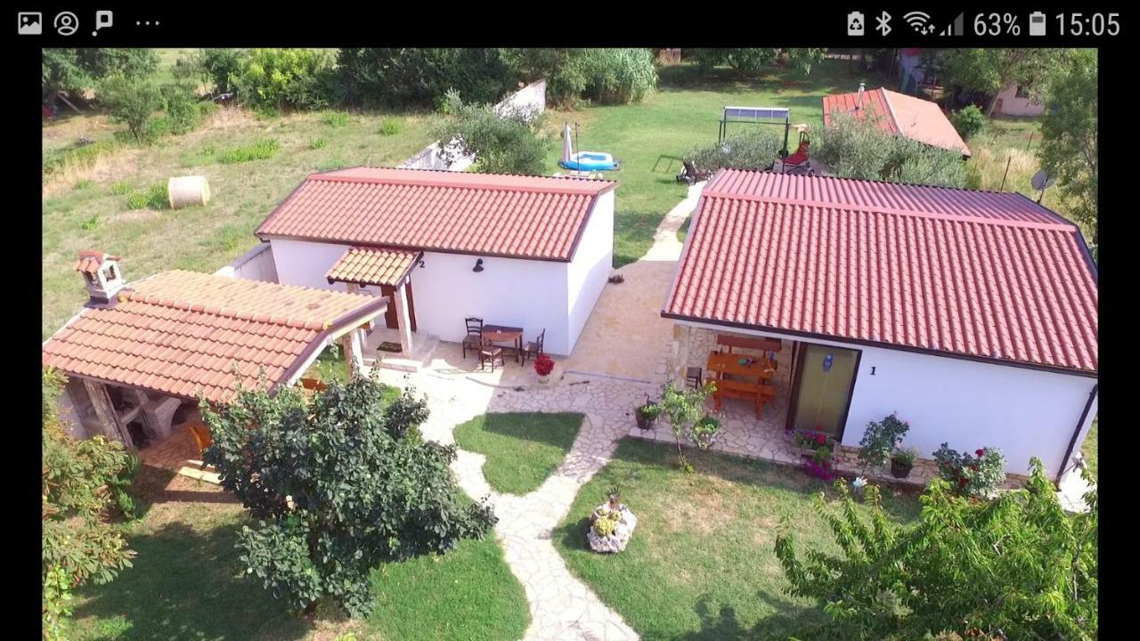 Holiday Home Kerniat بولا المظهر الخارجي الصورة